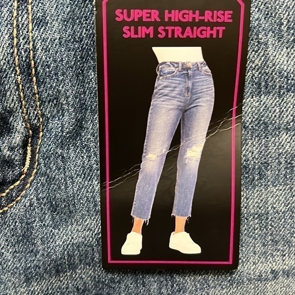 no Boundaries- super high rise slim straight cropped jeans - Picture 3 of 4